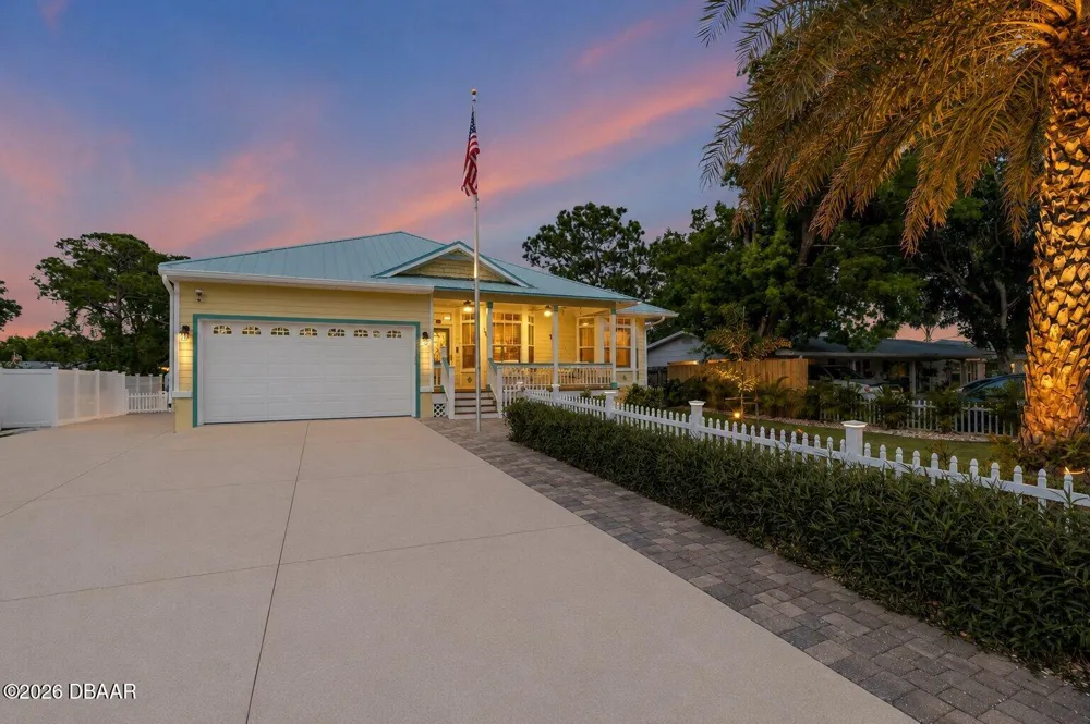 521 S Peninsula Avenue New Smyrna Beach, FL 32169