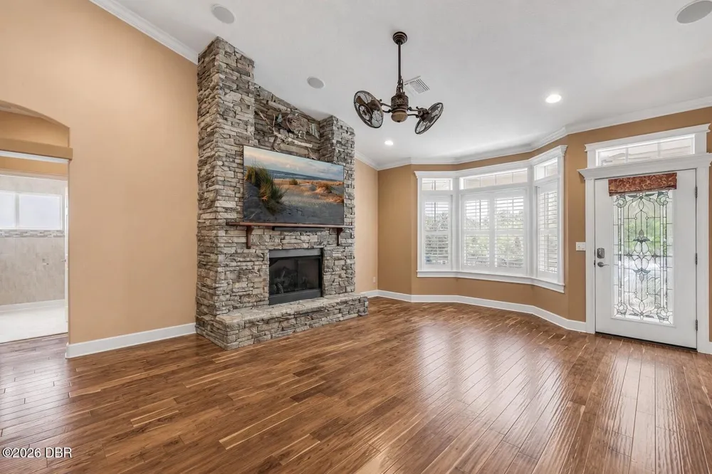 521 S Peninsula Avenue New Smyrna Beach, FL 32169