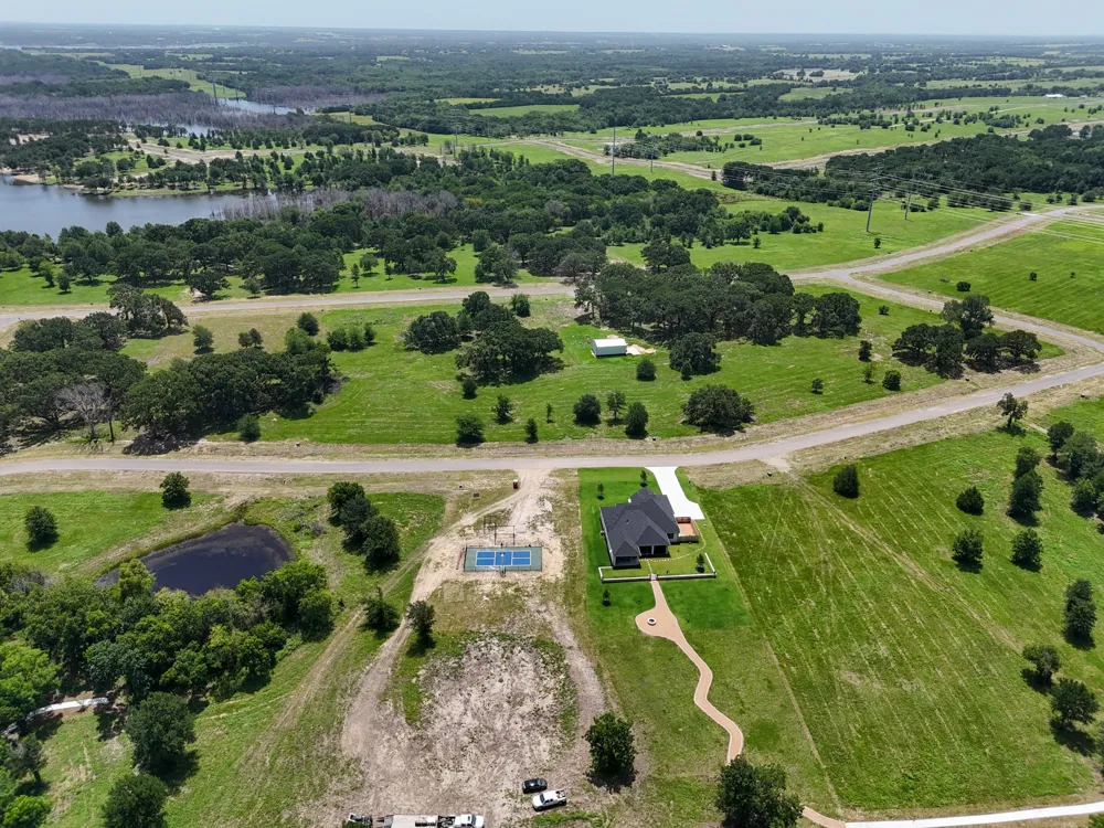 370 Shoreline Drive Dodd City, TX 75438