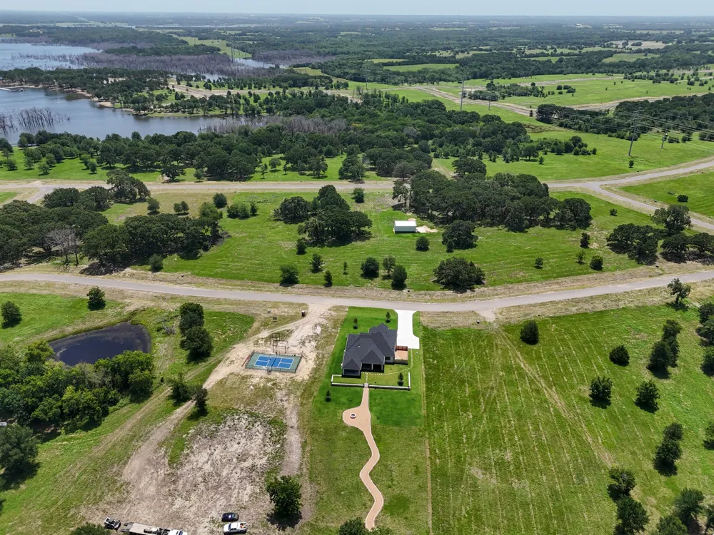 370 Shoreline Drive Dodd City, TX 75438