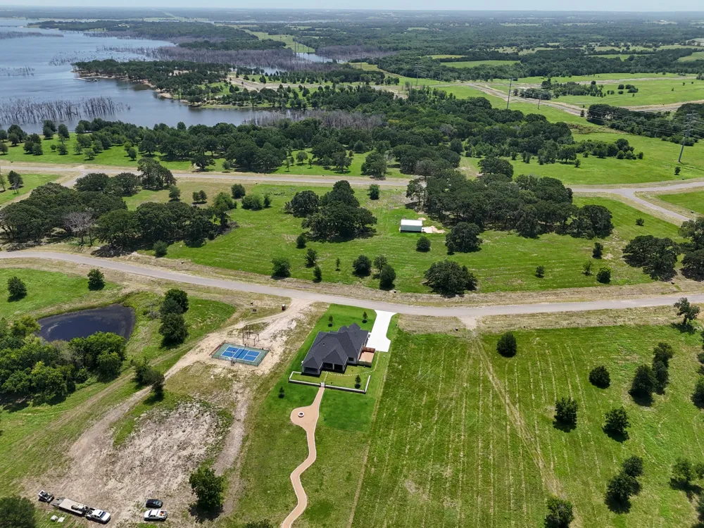 370 Shoreline Drive Dodd City, TX 75438