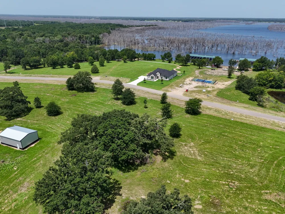 370 Shoreline Drive Dodd City, TX 75438