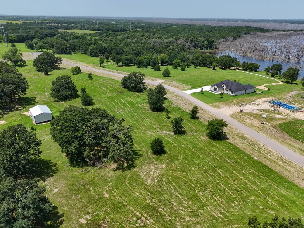 370 Shoreline Drive Dodd City, TX 75438