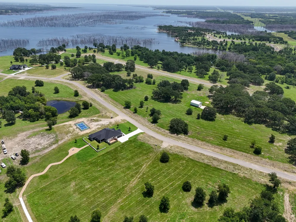 370 Shoreline Drive Dodd City, TX 75438