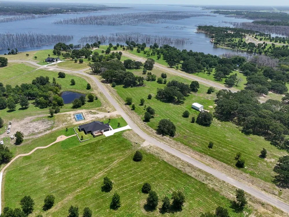 370 Shoreline Drive Dodd City, TX 75438