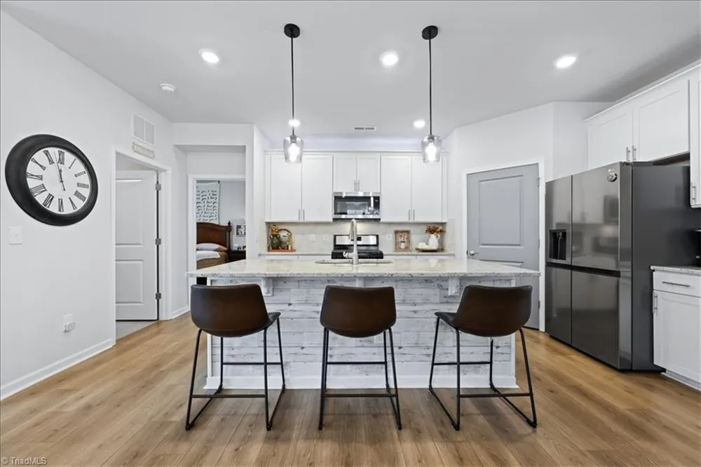 5127 Garnet Hill Drive Clemmons, NC 27021