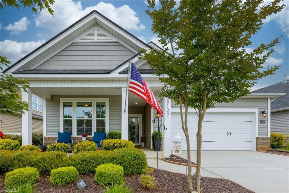 5127 Garnet Hill Drive Clemmons, NC 27021