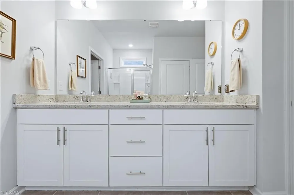 5127 Garnet Hill Drive Clemmons, NC 27021