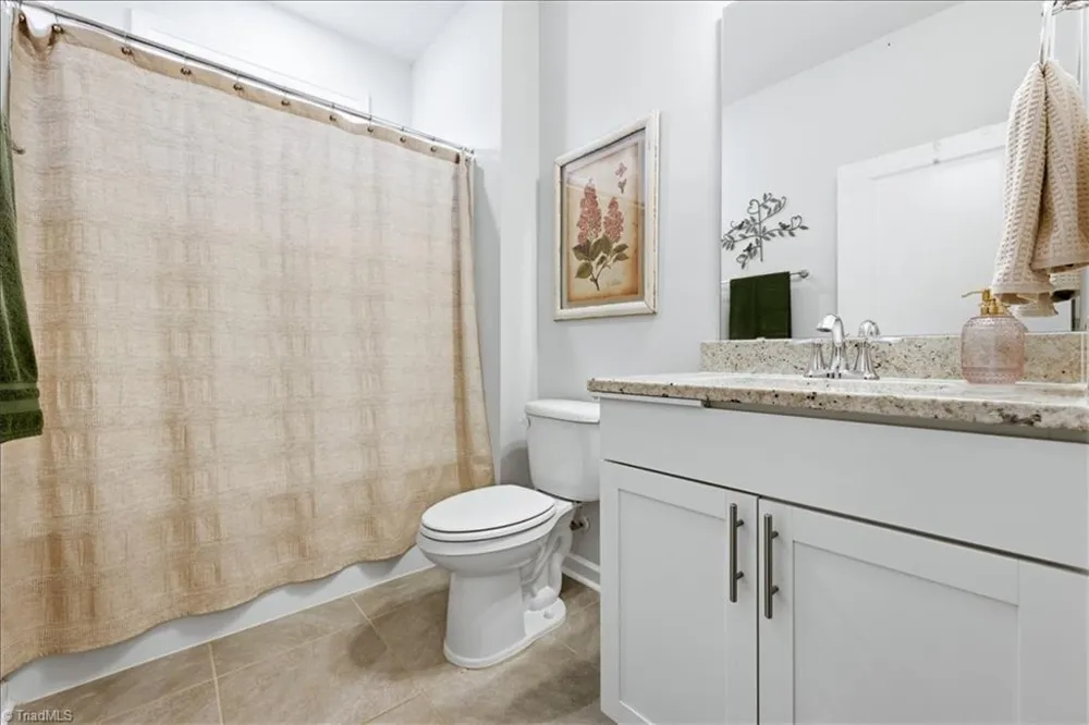 5127 Garnet Hill Drive Clemmons, NC 27021