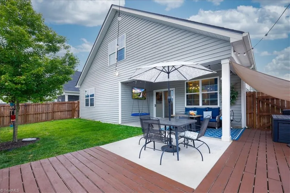 5127 Garnet Hill Drive Clemmons, NC 27021