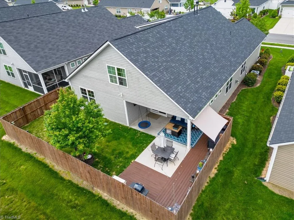 5127 Garnet Hill Drive Clemmons, NC 27021