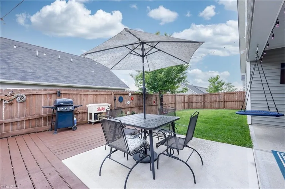 5127 Garnet Hill Drive Clemmons, NC 27021