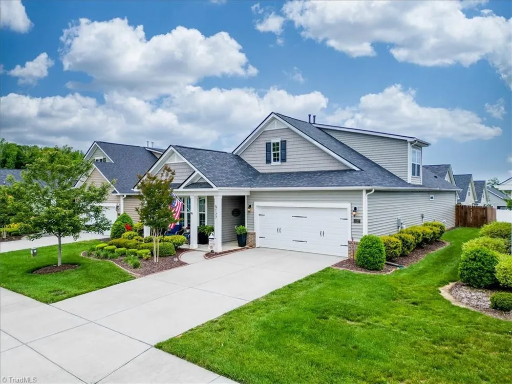 5127 Garnet Hill Drive Clemmons, NC 27021