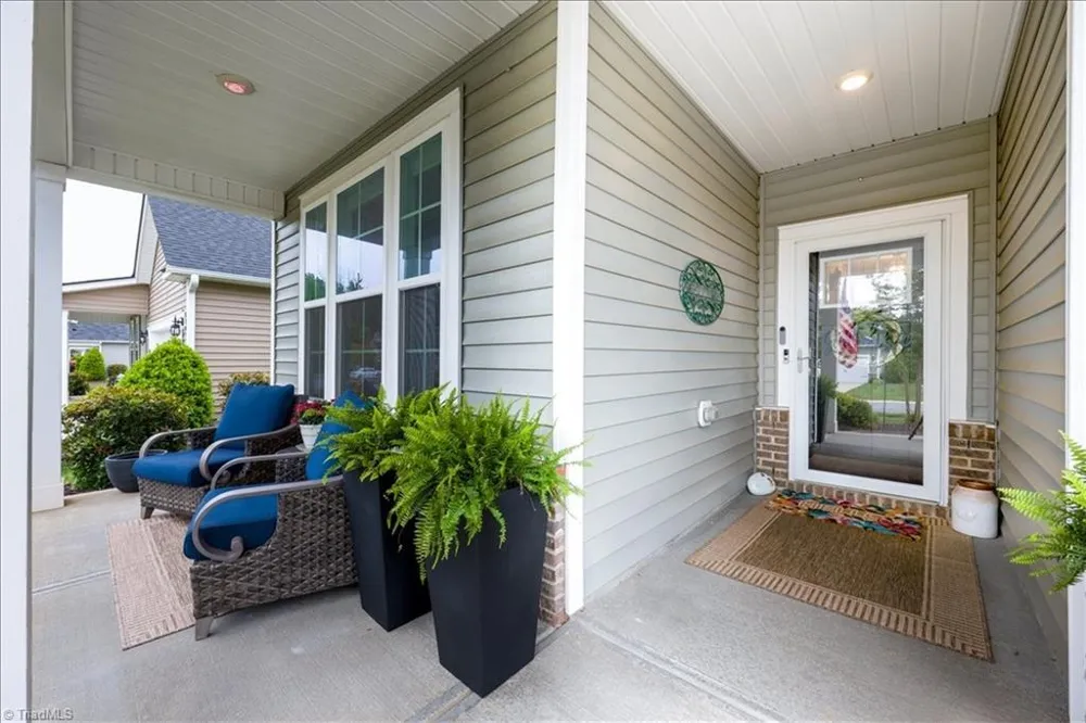 5127 Garnet Hill Drive Clemmons, NC 27021