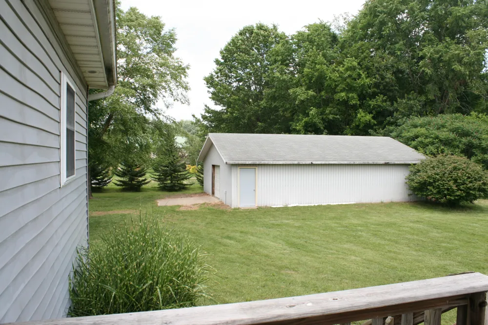 14021 Pardee Road Weesaw Township, MI 49107