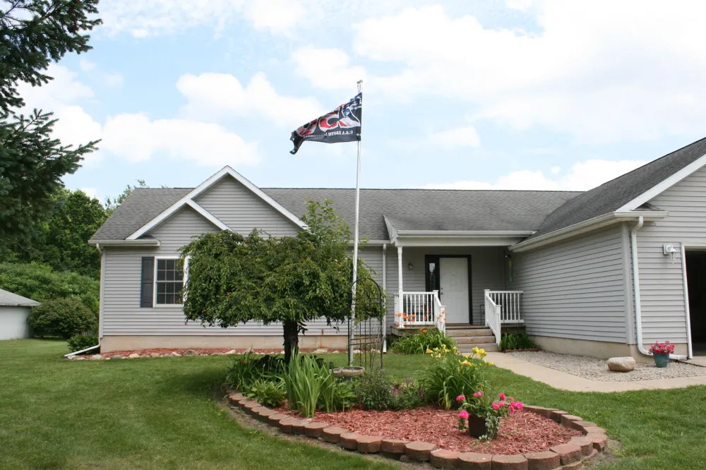 14021 Pardee Road Weesaw Township, MI 49107