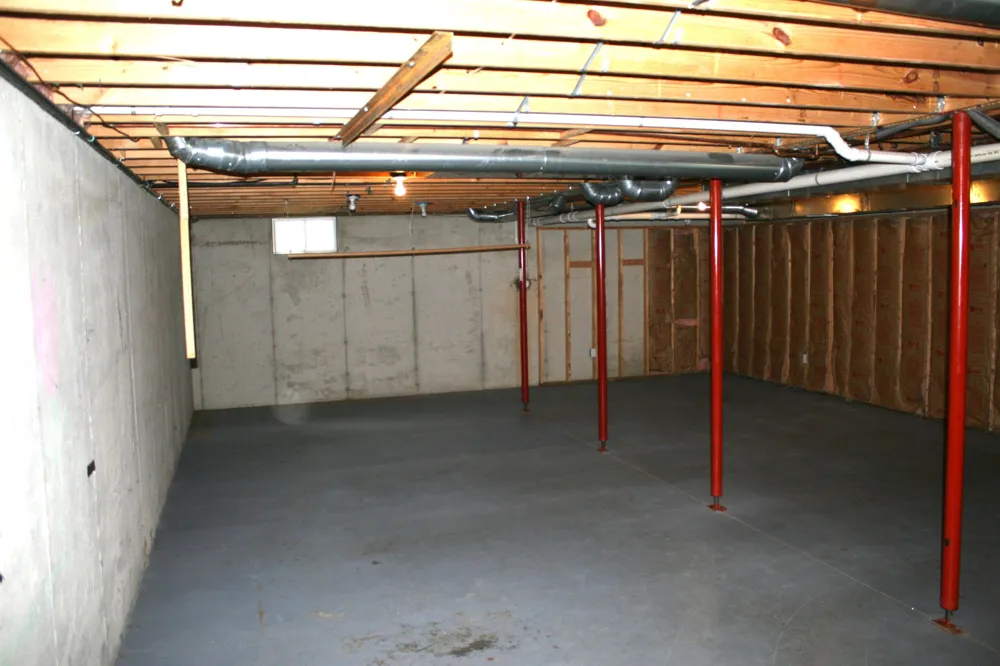 14021 Pardee Road Weesaw Township, MI 49107