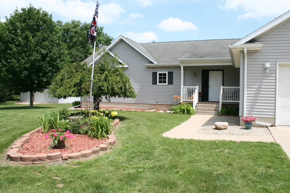 14021 Pardee Road Weesaw Township, MI 49107