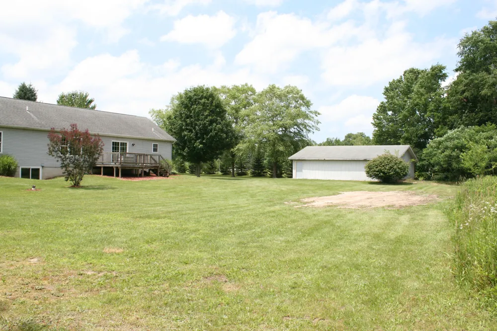14021 Pardee Road Weesaw Township, MI 49107