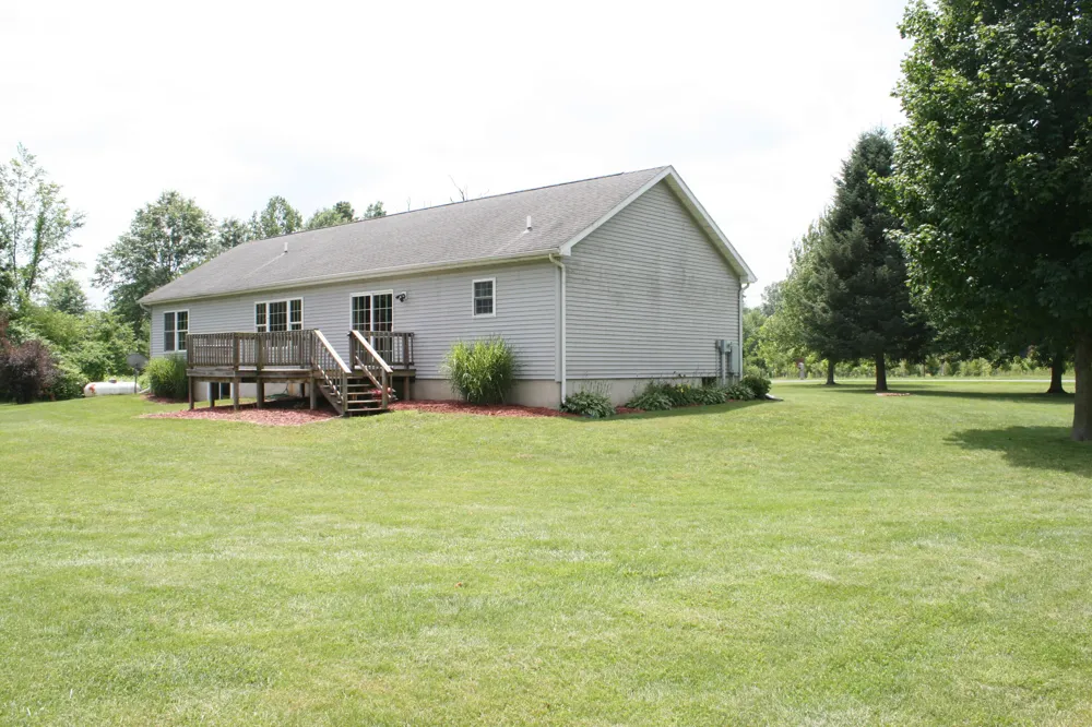14021 Pardee Road Weesaw Township, MI 49107