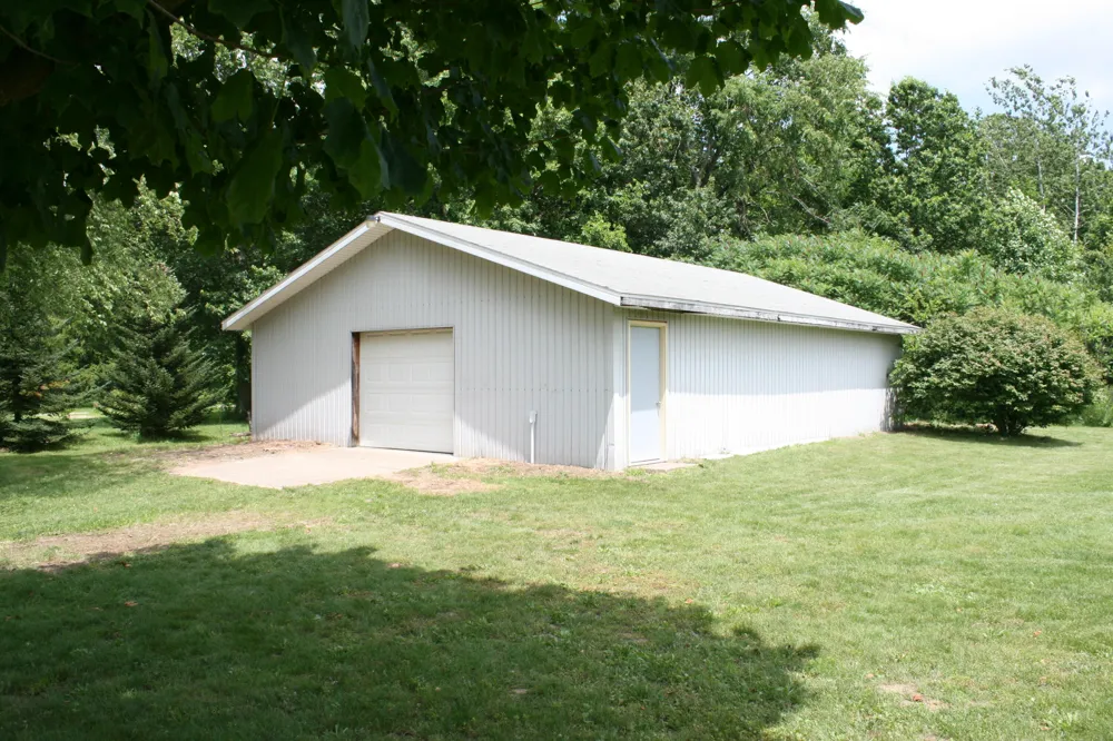 14021 Pardee Road Weesaw Township, MI 49107