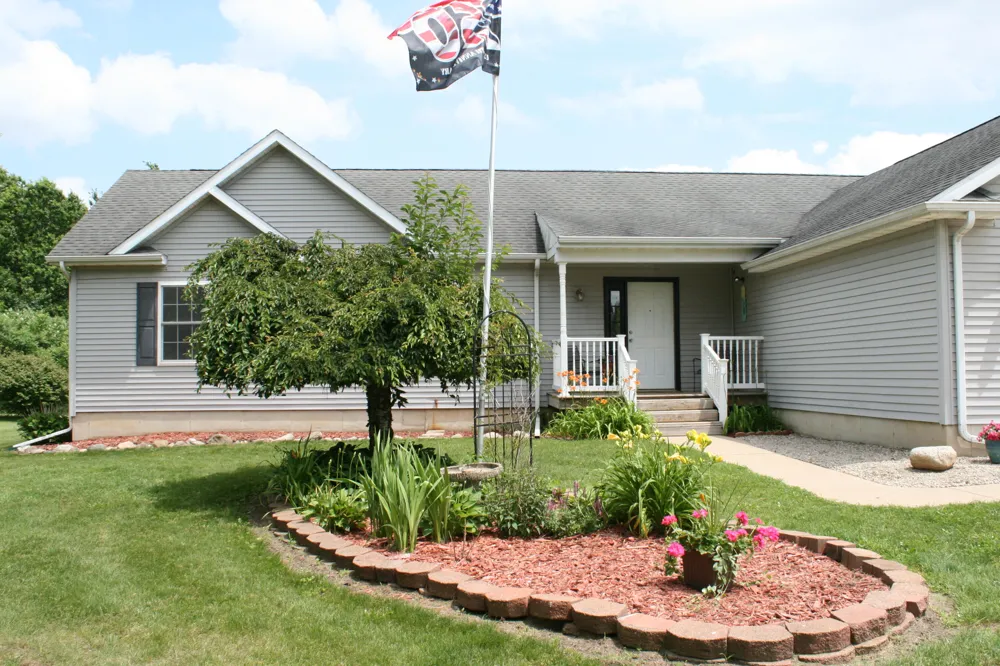 14021 Pardee Road Weesaw Township, MI 49107