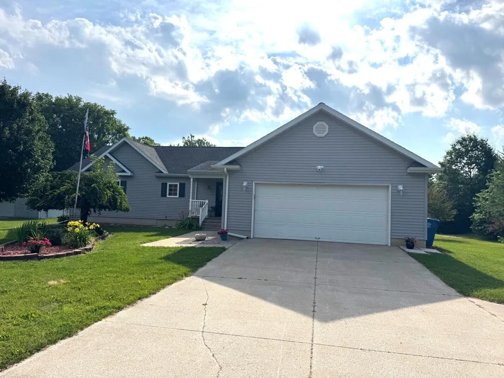14021 Pardee Road Weesaw Township, MI 49107