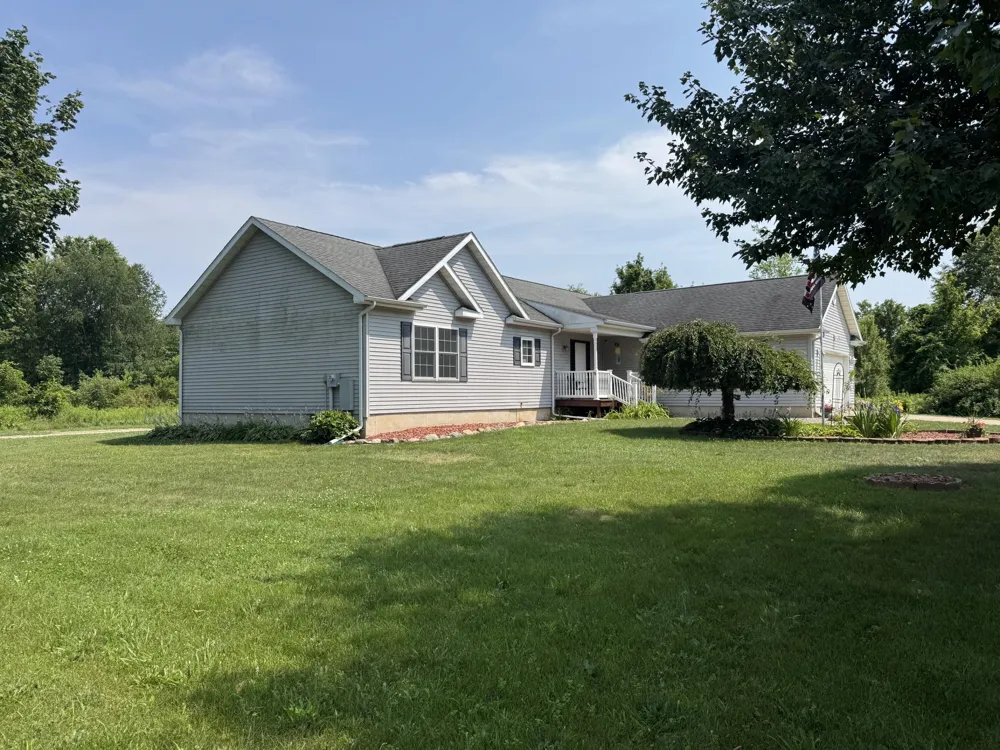 14021 Pardee Road Weesaw Township, MI 49107