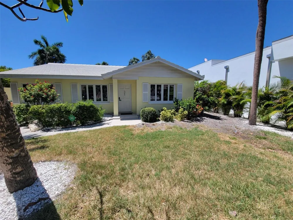 323 MADISON DRIVE Sarasota, FL 34236