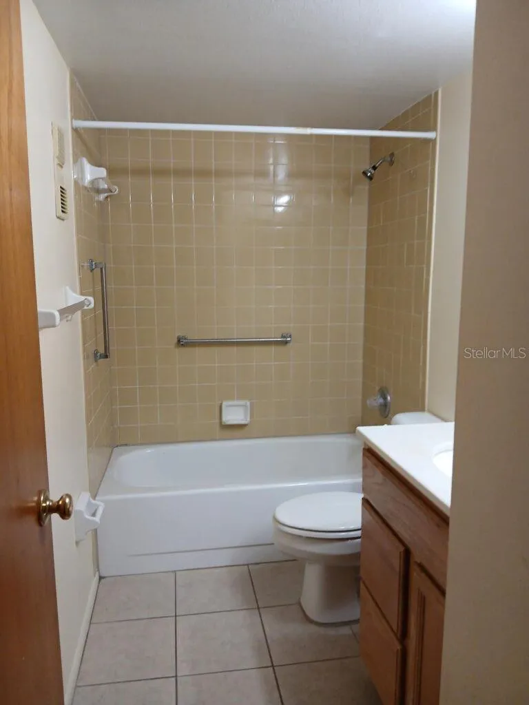 7560 92ND STREET #201B Seminole, FL 33777