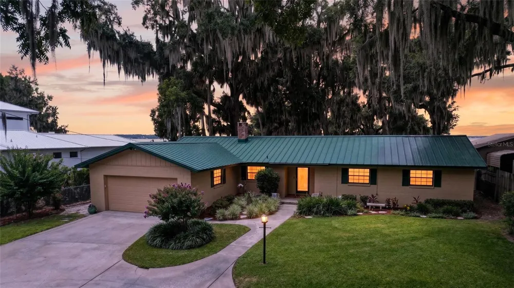13200 E HIGHWAY 25 Ocklawaha, FL 32179