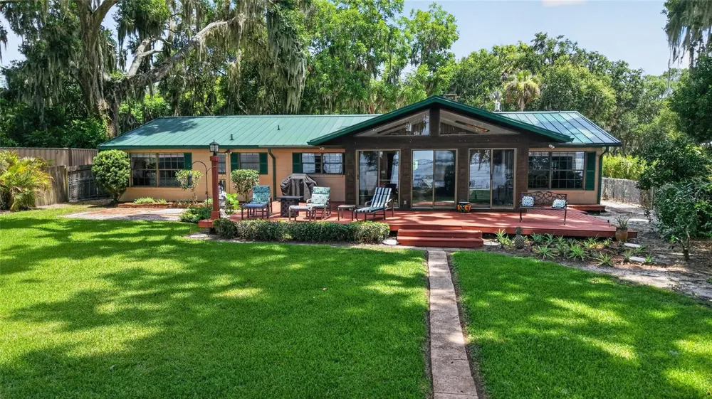 13200 E HIGHWAY 25 Ocklawaha, FL 32179