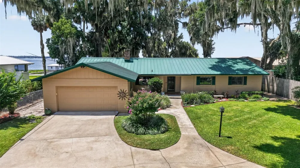 13200 E HIGHWAY 25 Ocklawaha, FL 32179