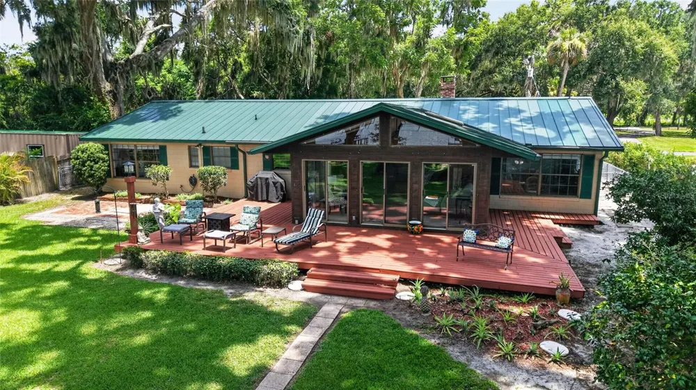 13200 E HIGHWAY 25 Ocklawaha, FL 32179