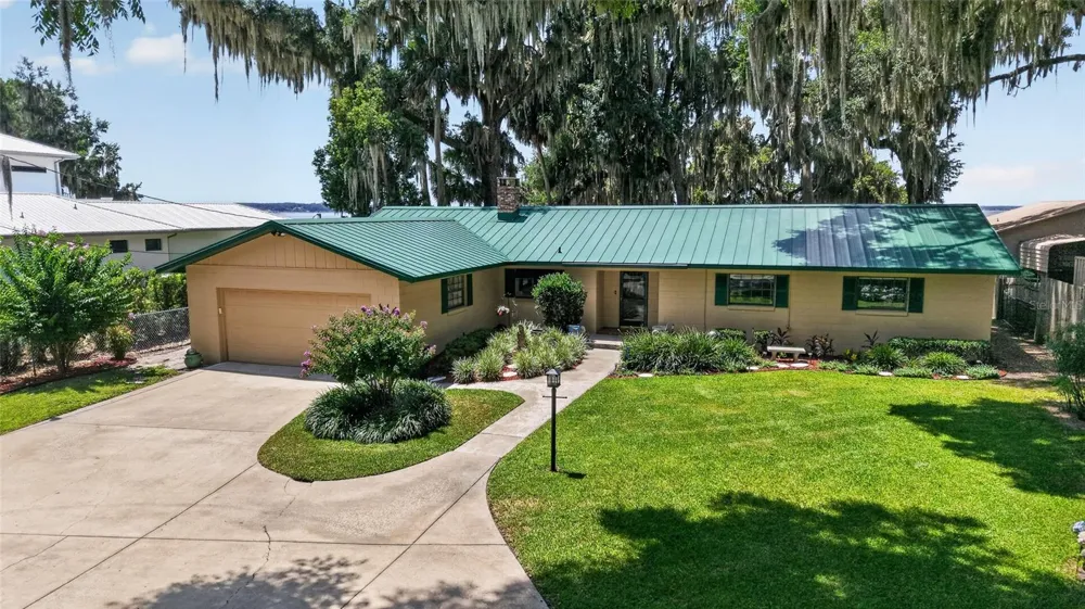 13200 E HIGHWAY 25 Ocklawaha, FL 32179