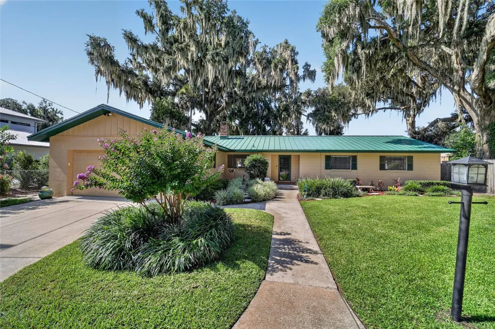 13200 E HIGHWAY 25 Ocklawaha, FL 32179