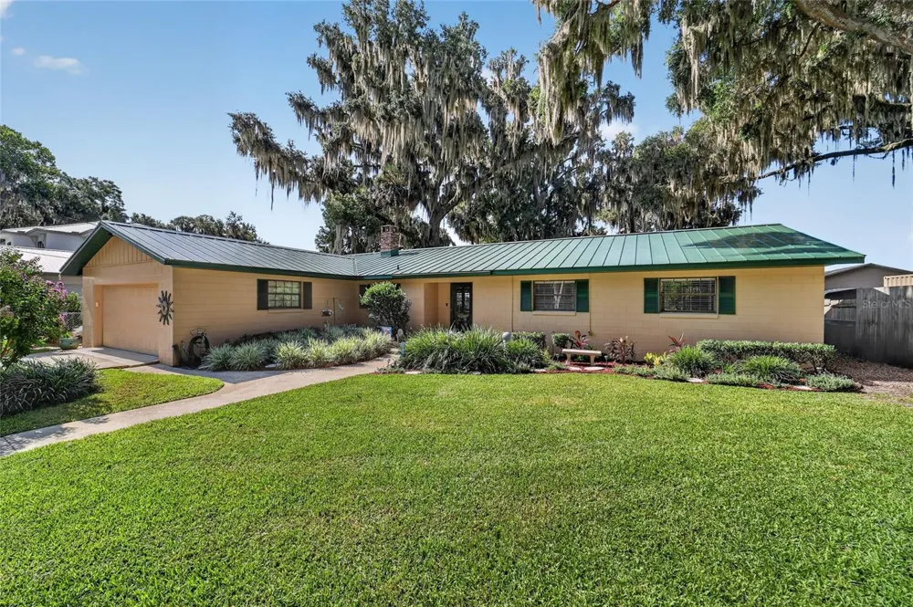 13200 E HIGHWAY 25 Ocklawaha, FL 32179