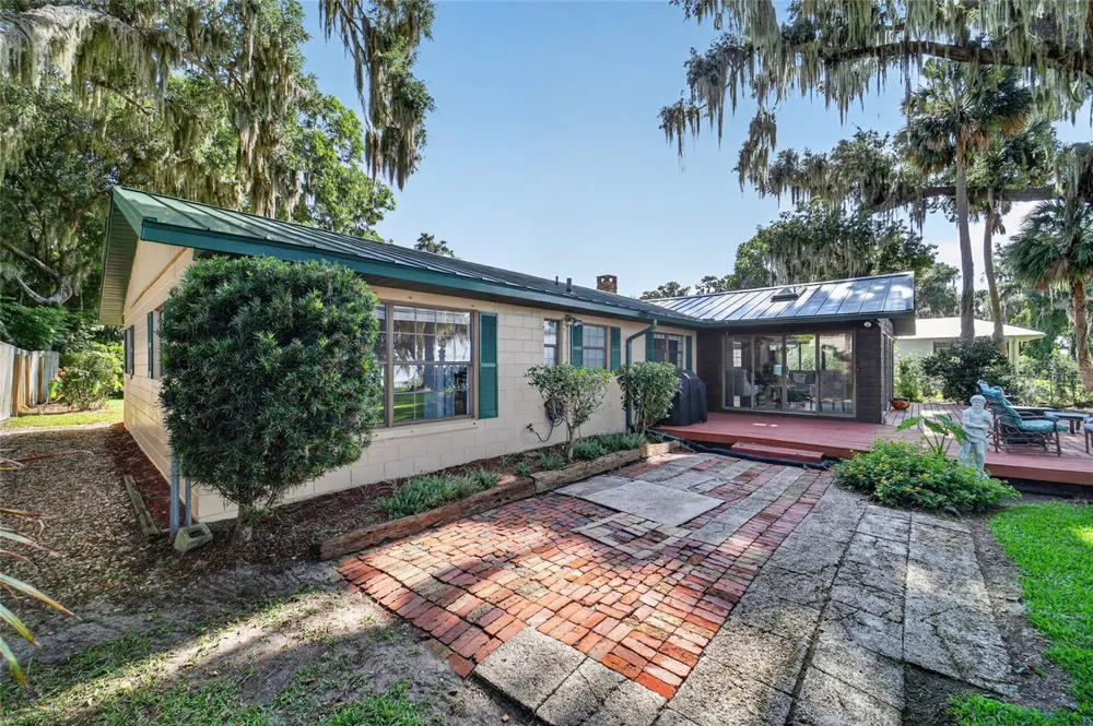 13200 E HIGHWAY 25 Ocklawaha, FL 32179