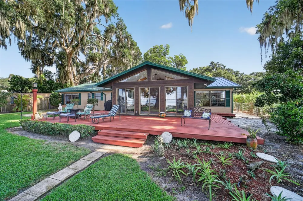 13200 E HIGHWAY 25 Ocklawaha, FL 32179