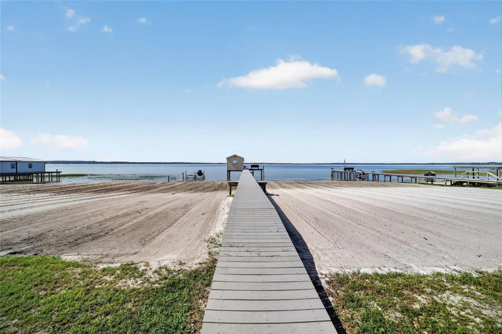 13200 E HIGHWAY 25 Ocklawaha, FL 32179