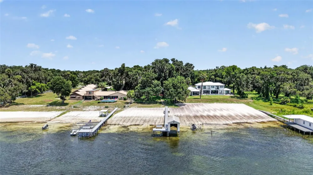 13200 E HIGHWAY 25 Ocklawaha, FL 32179