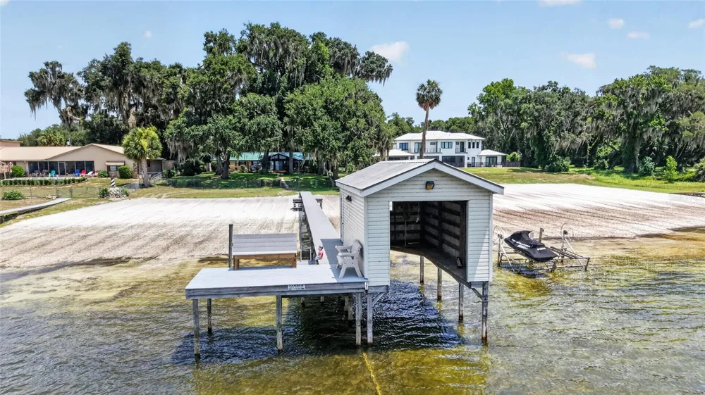 13200 E HIGHWAY 25 Ocklawaha, FL 32179
