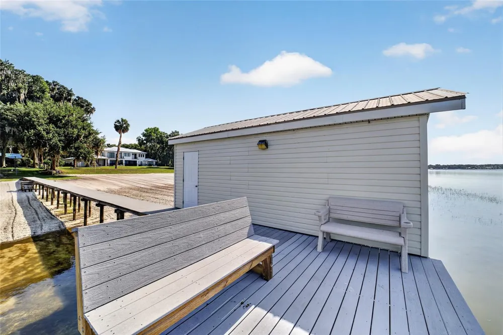 13200 E HIGHWAY 25 Ocklawaha, FL 32179
