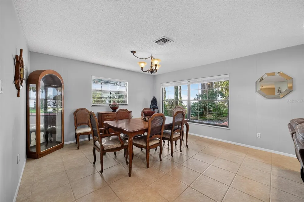 13200 E HIGHWAY 25 Ocklawaha, FL 32179