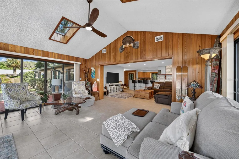 13200 E HIGHWAY 25 Ocklawaha, FL 32179