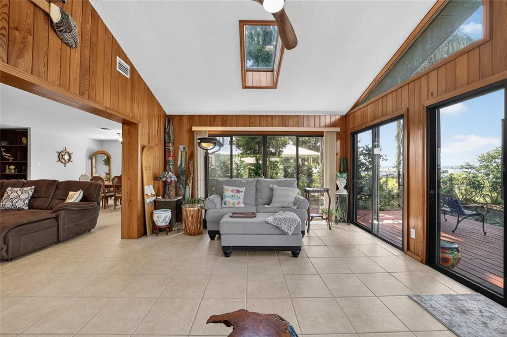 13200 E HIGHWAY 25 Ocklawaha, FL 32179