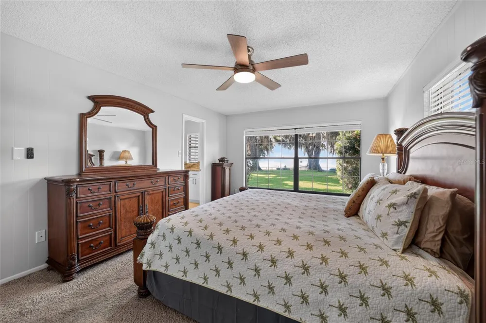 13200 E HIGHWAY 25 Ocklawaha, FL 32179
