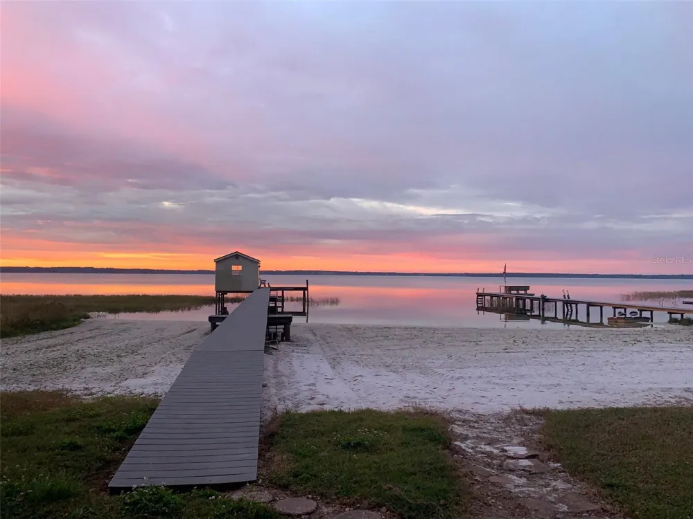 13200 E HIGHWAY 25 Ocklawaha, FL 32179