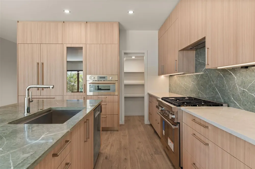 1680 CHERRY LANE Sarasota, FL 34236