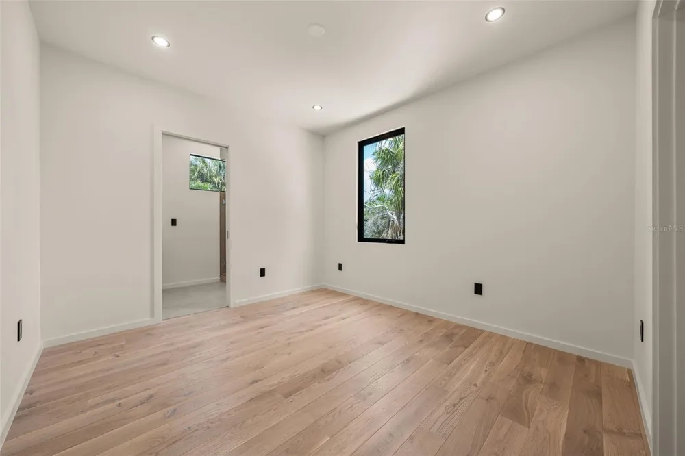1680 CHERRY LANE Sarasota, FL 34236